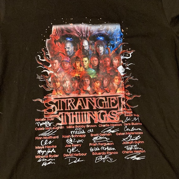 Stranger Things Season 3 All Character Signatures Shirt Unisex Heavy Cotton Tee - Picture 2 of 8